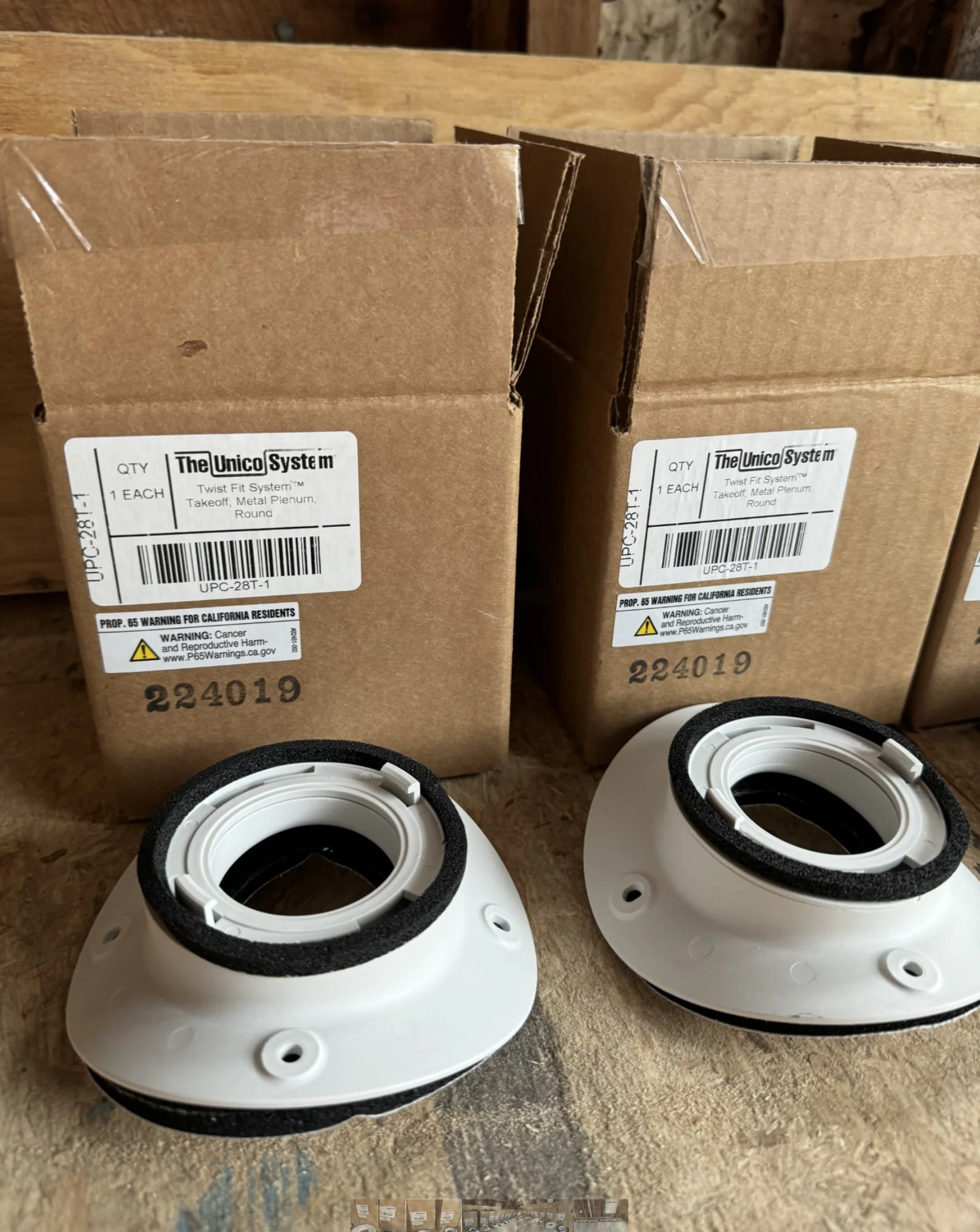 UPC-28T-1 - TFS, Take-off, for round metal plenum Includes gasket - Image 2